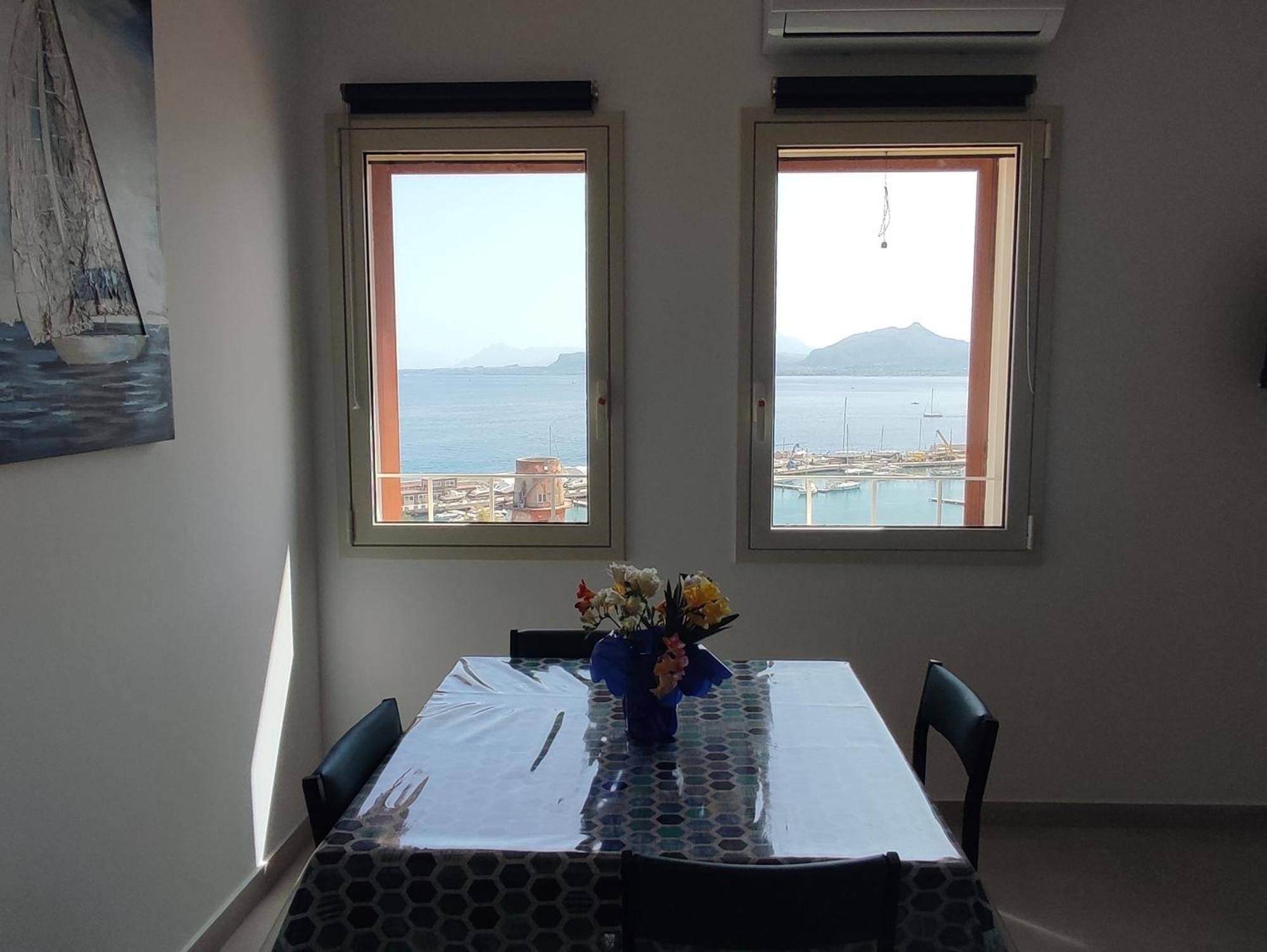 Rineddahouse Arenella - Vista Mare Panoramica A Palermo Con Parcheggio Privato Appartement Buitenkant foto